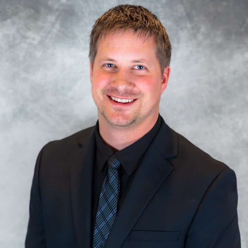 Why Human Connection Still Matters in the Digital Banking Age with Eric Lynner